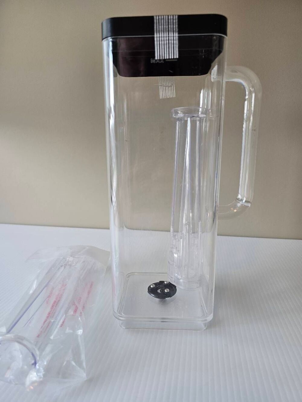 Kuerig K-Supreme Plus Smart Water Reservior Replacement with Filter Attachment